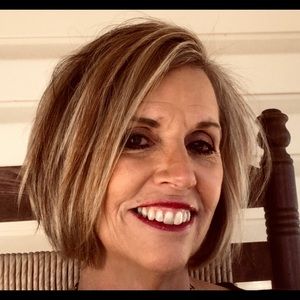 Meet your Posher, Leslie